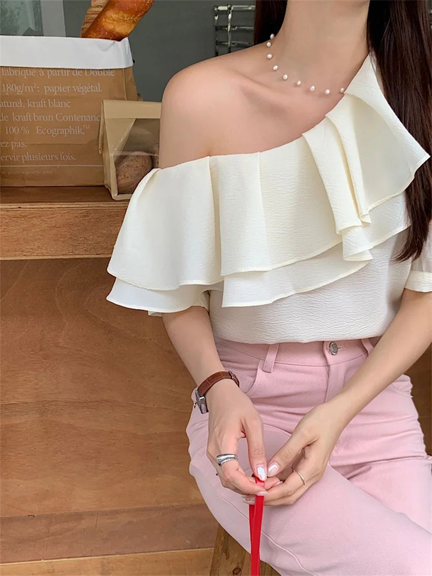 זר קיטי קיץ נטוי הצוואר חולצות נשים קפלים שיק אלגנטי 2023 מסוגנן משרד ליידי עדינה רזה עבודה ללבוש יומי Blusas התמונה 2