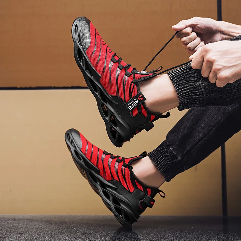 2023 קיץ אופנה חדשה גברים נעלי ריצת אדום אפור נוער ספורט הכשרת מאמנים בתוספת גודל 45 46 47 הליכה ריצה נעלי ספורט התמונה 1